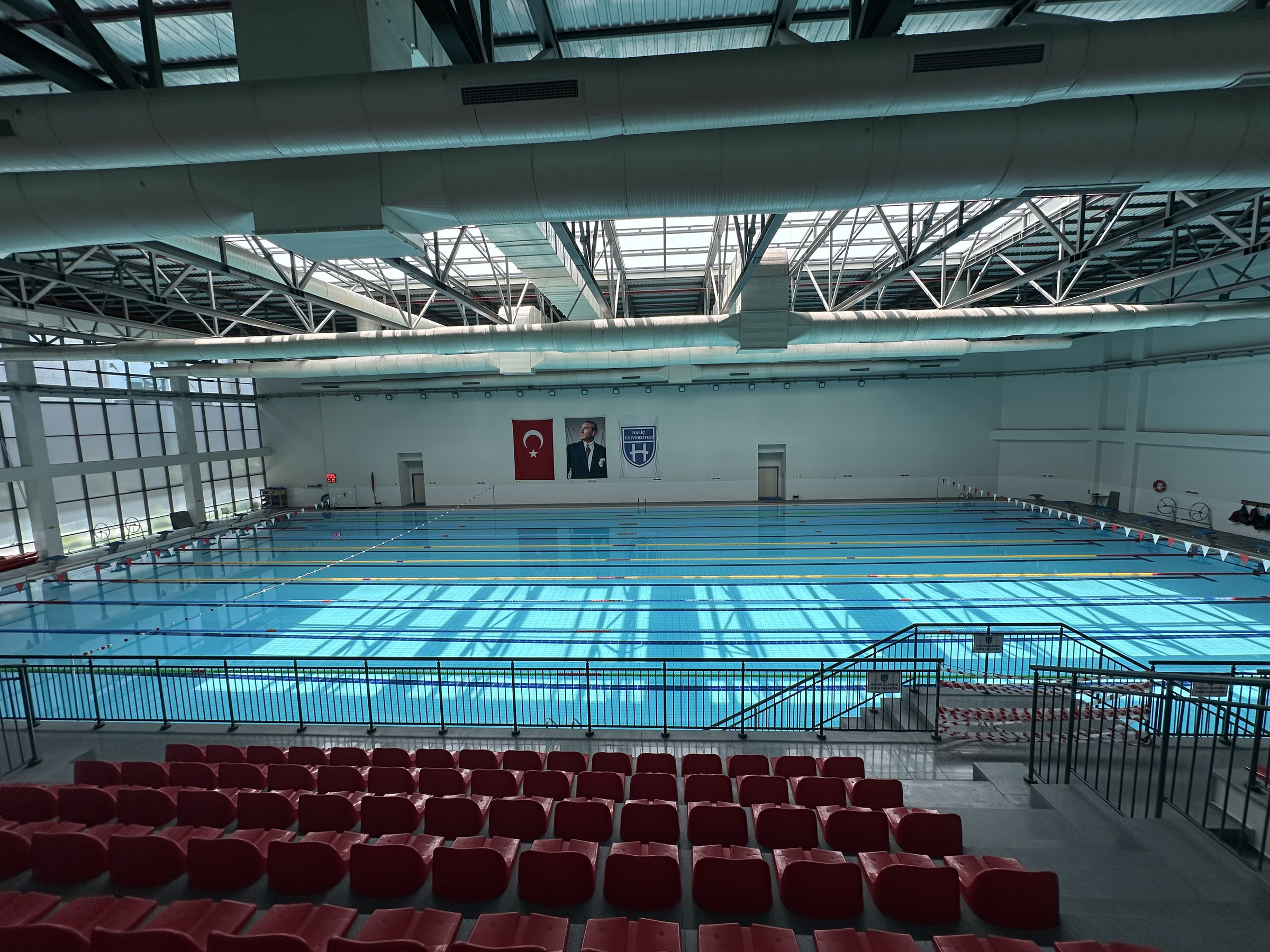Haliç Üniversitesi Alibeyköy Kampüsü olimpik yüzme havuzu, İstanbul